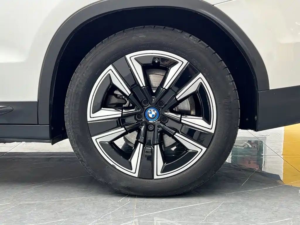 BMW iX3 — миниатюра 25