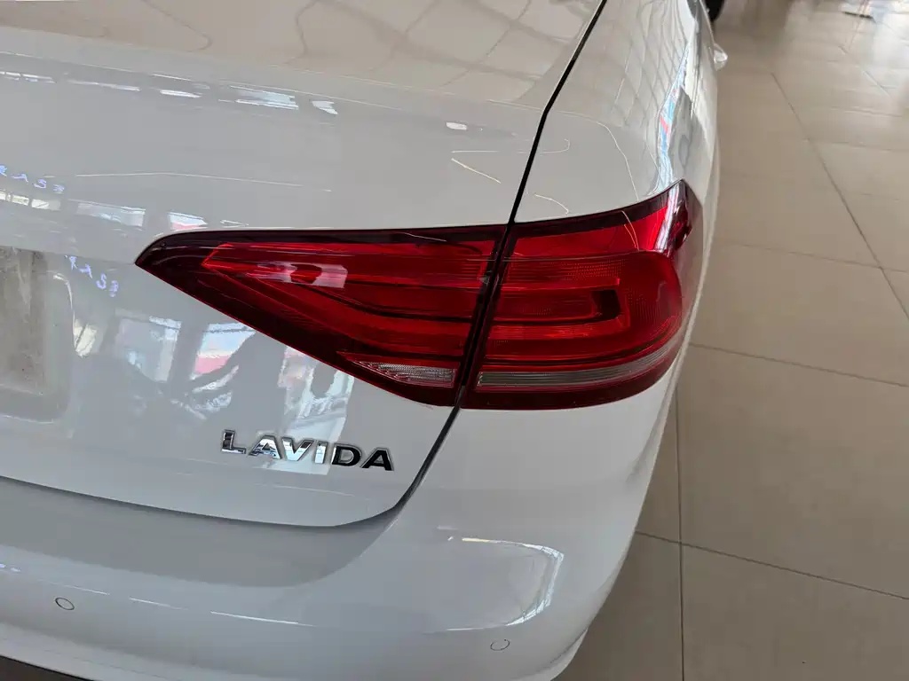 Volkswagen Lavida — миниатюра 11