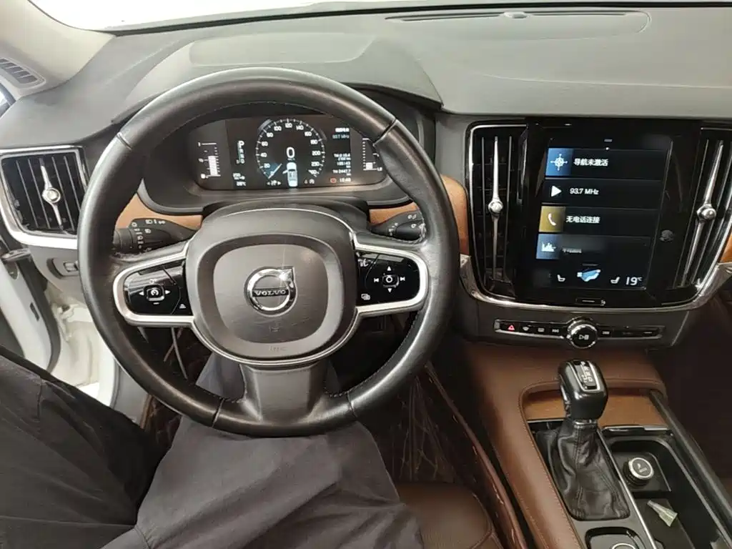 Volvo S90 — миниатюра 10