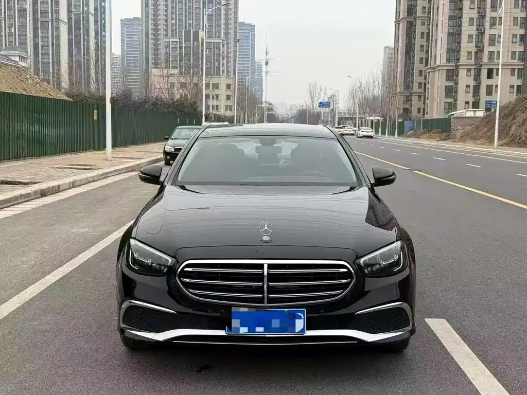 Mercedes-Benz E-Class — миниатюра 2