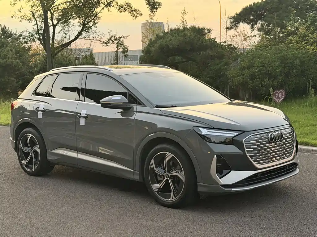 Audi Q4 e-tron — миниатюра 3