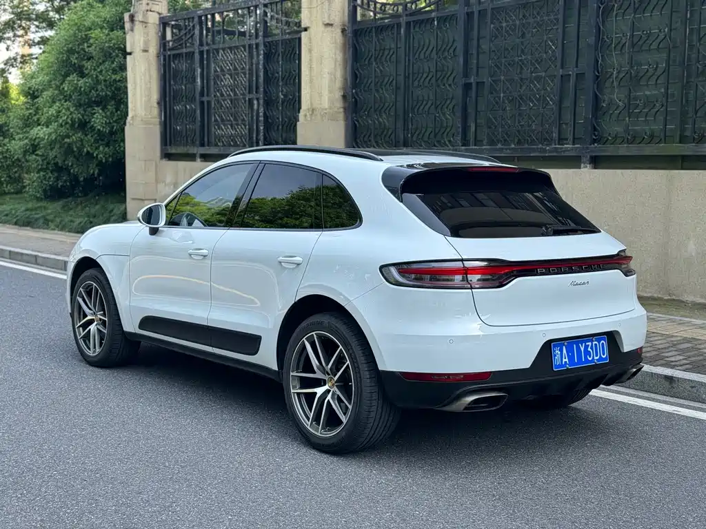 Porsche Macan — миниатюра 2