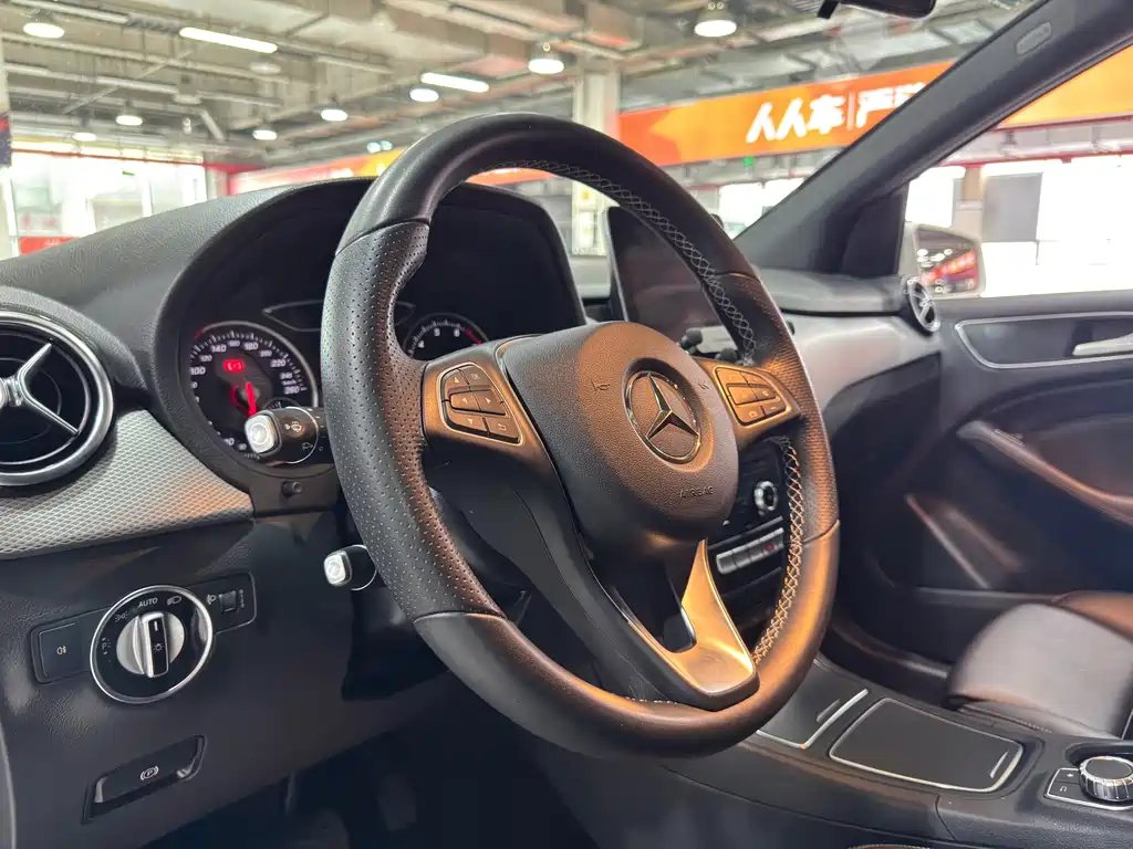 Mercedes-Benz B-Class — миниатюра 11