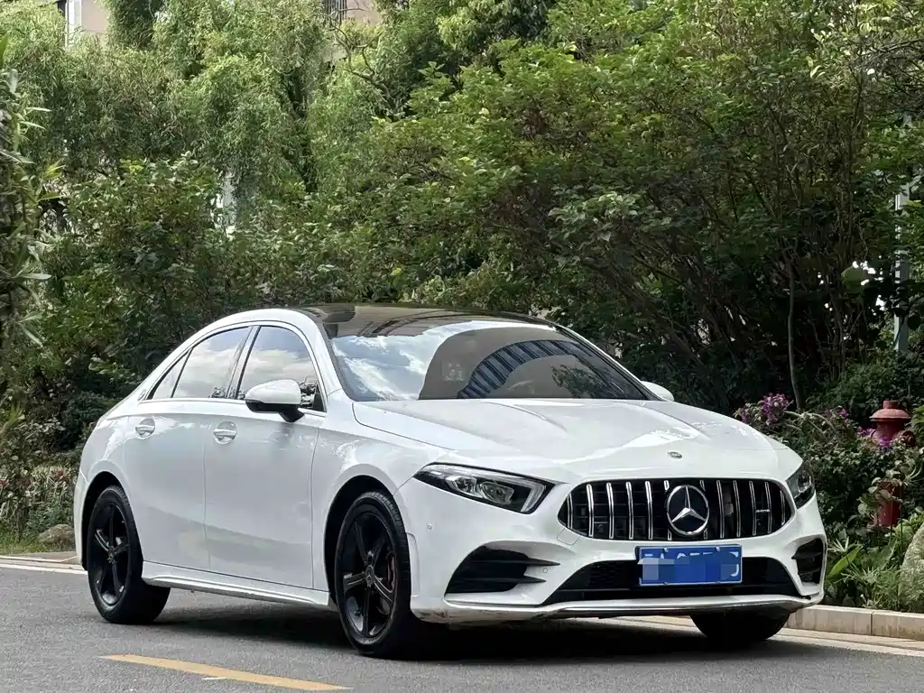 Mercedes-Benz A-Class A 2023 A 200 L Fashion