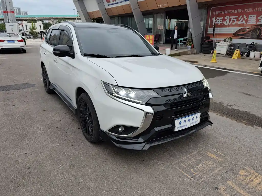 Mitsubishi Outlander — миниатюра 2