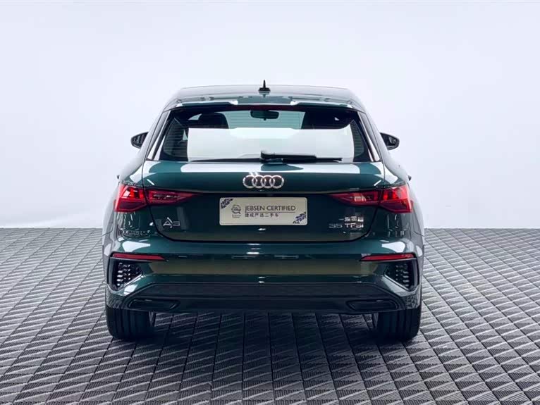 Audi A3 1.4 л 2023 г. Зелёный, пробег 33000 км