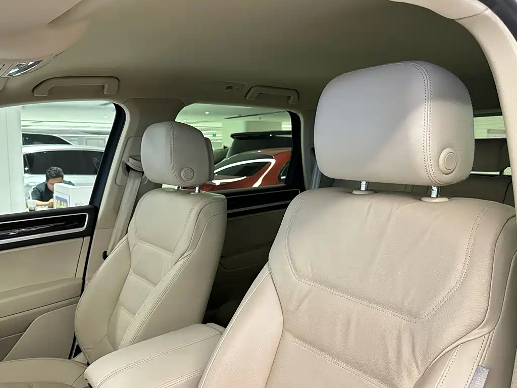 Volkswagen Touareg — миниатюра 12