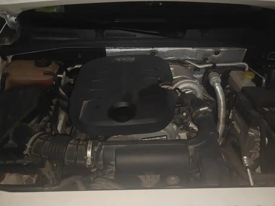 Roewe RX8 — миниатюра 10