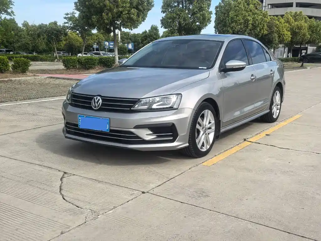 Купить Volkswagen Sagitar