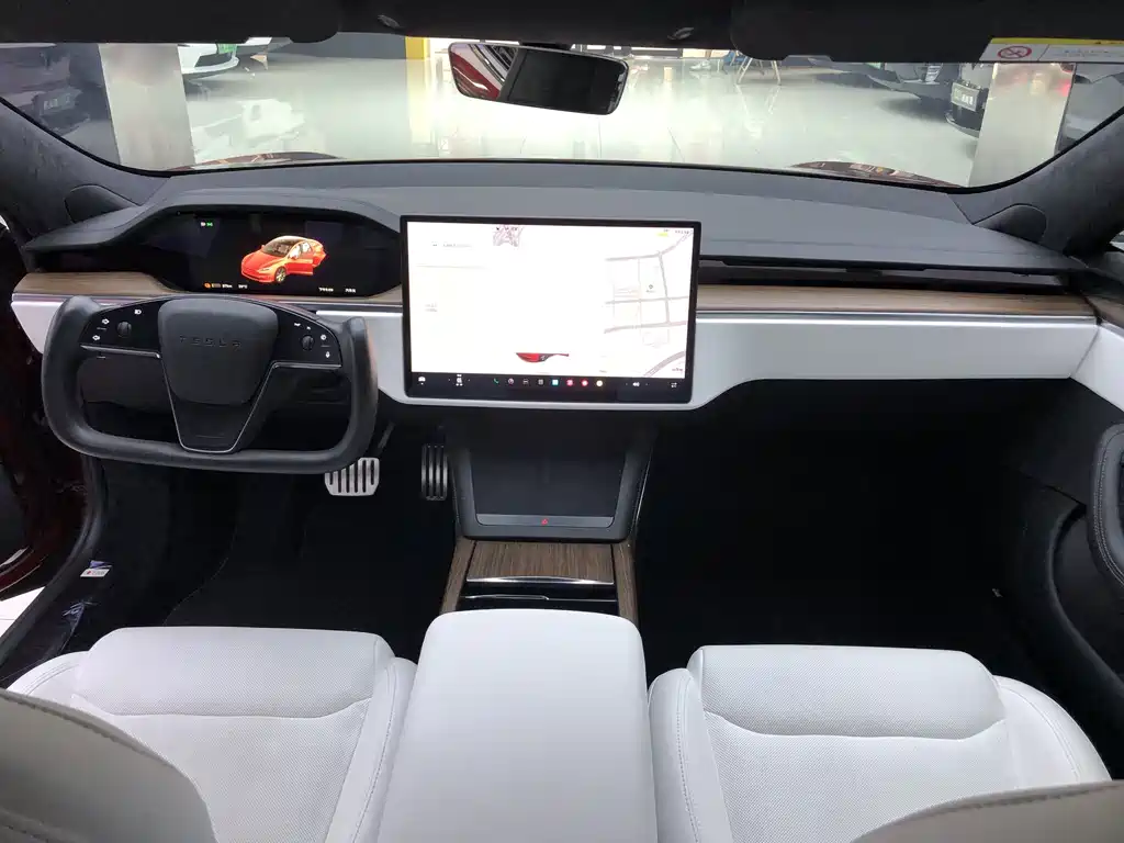 Tesla Model S — миниатюра 11