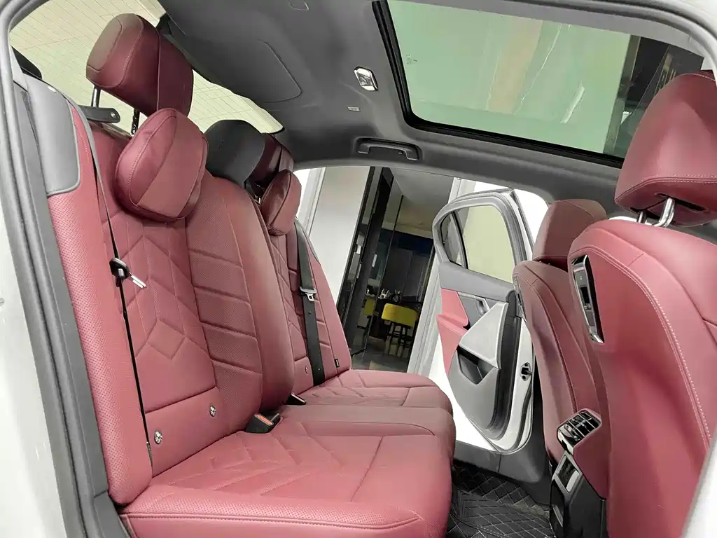 BMW 5 Series — миниатюра 5