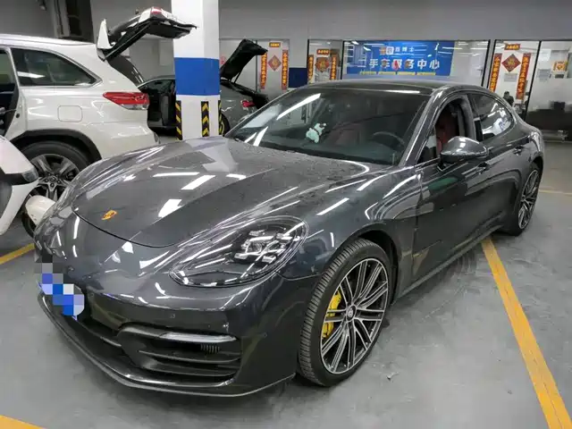 PORSCHE PANAMERA 2022