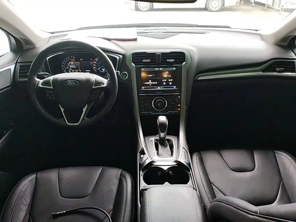 Ford Mondeo — миниатюра 10