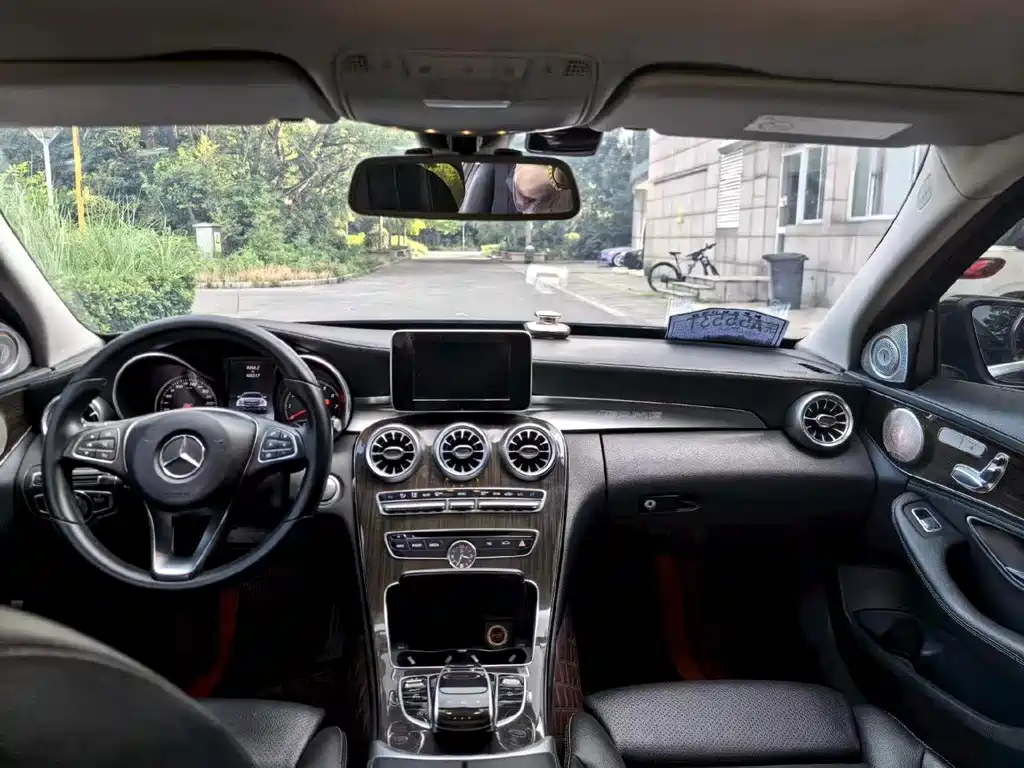 Mercedes-Benz C-Class — миниатюра 8