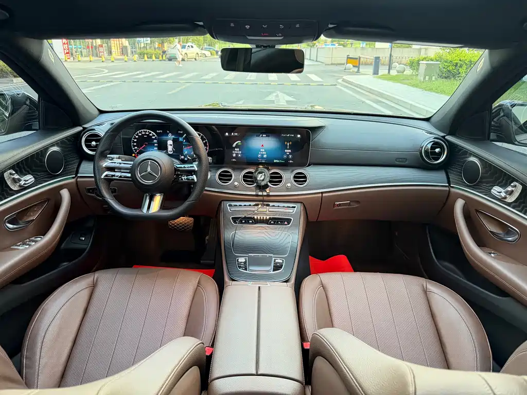 Mercedes-Benz E-Class (Import) — миниатюра 13