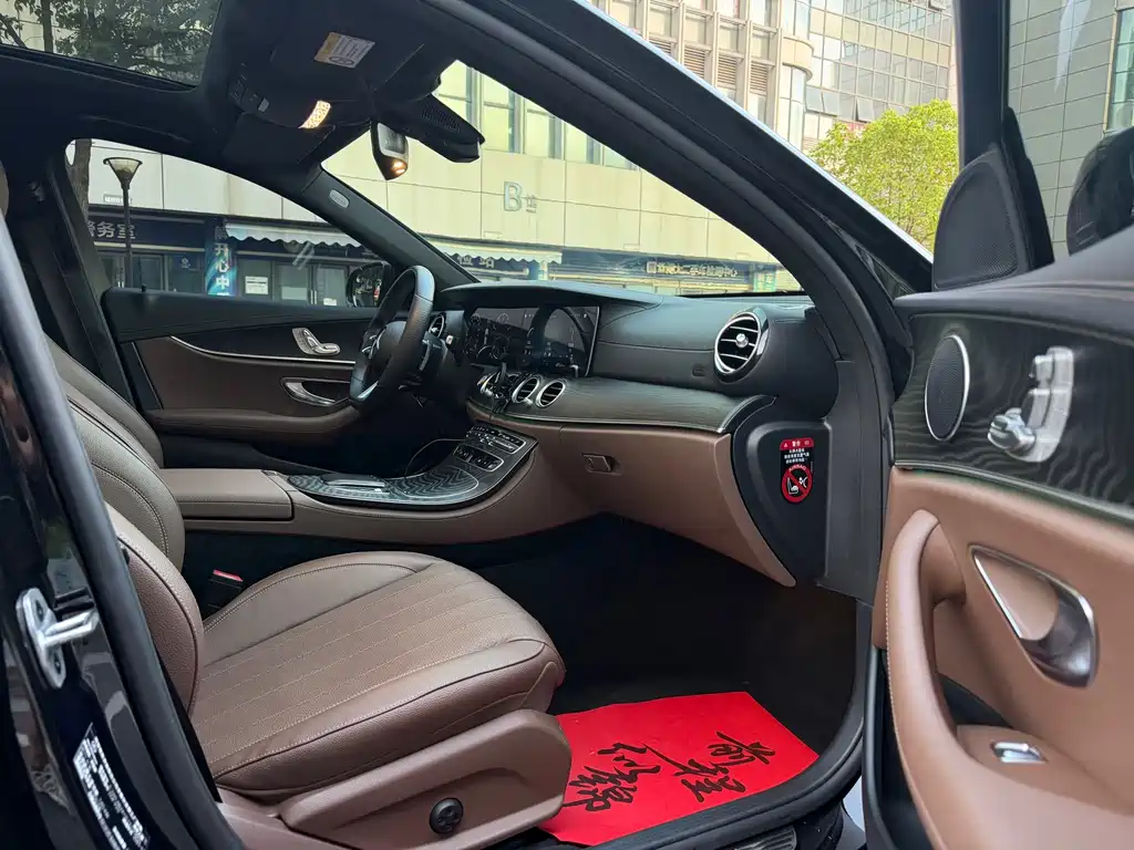 Mercedes-Benz E-Class (Import) — миниатюра 6