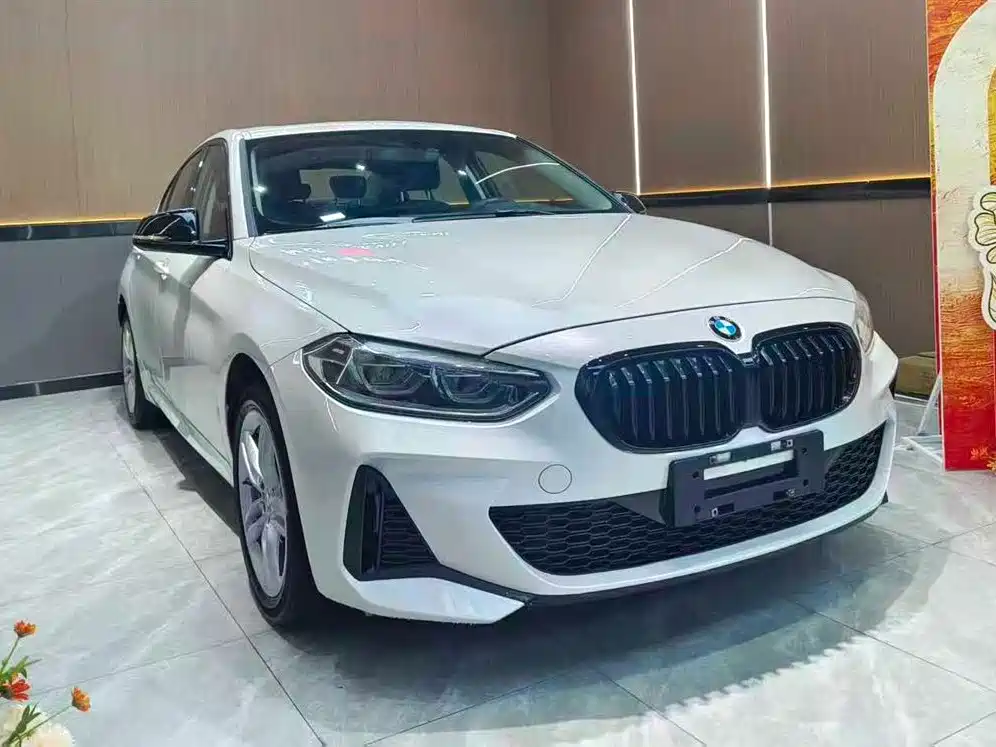BMW 1 SERIES