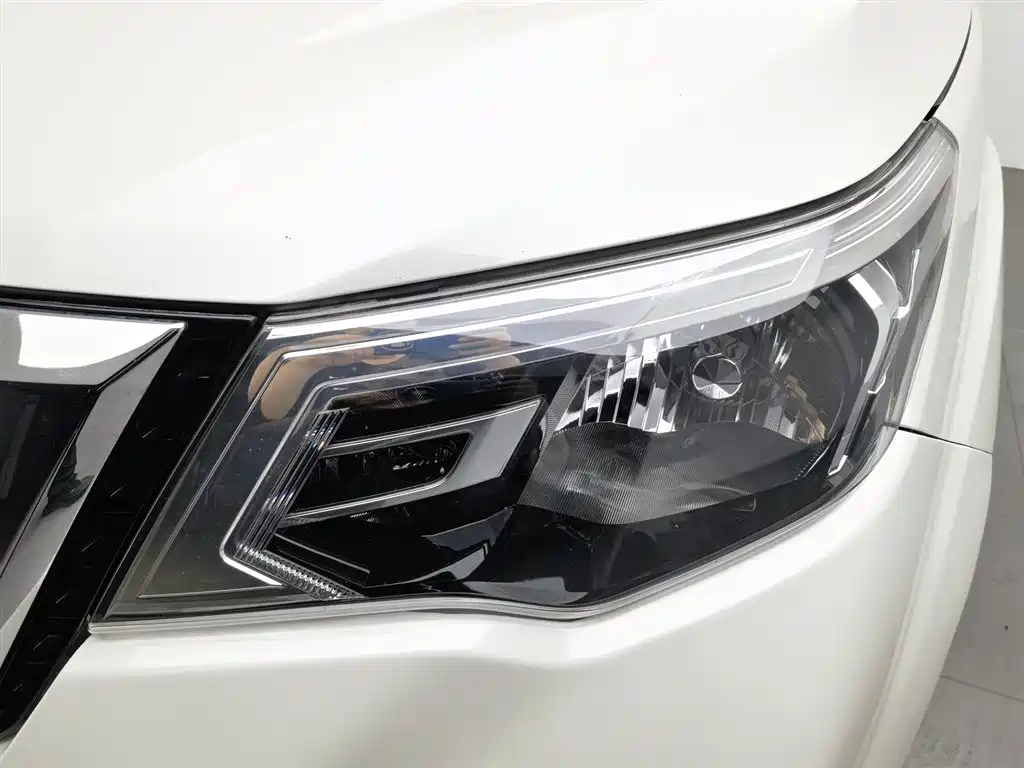 Nissan Terra 2020 2.5L XL Upper 4WD AT Luxury