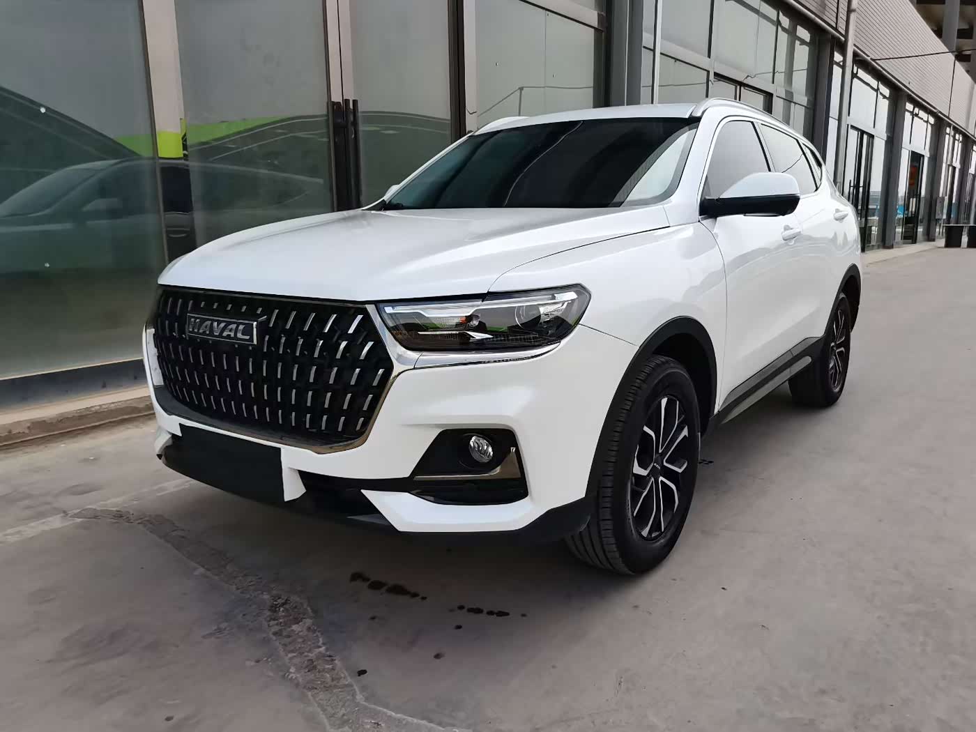 Haval Haval H6 1.5 л 2024 г. Белый, пробег 41000 км