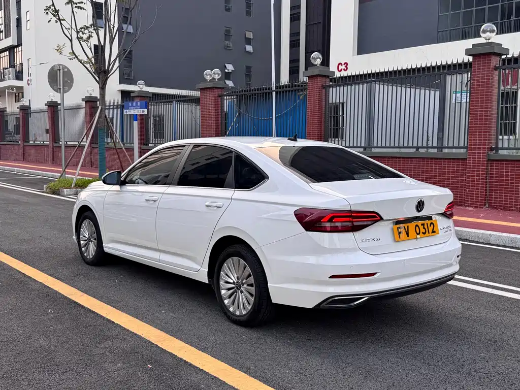 Volkswagen Lavida — миниатюра 6