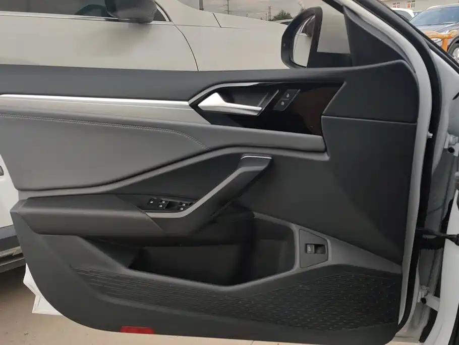 Volkswagen Sagitar — миниатюра 7