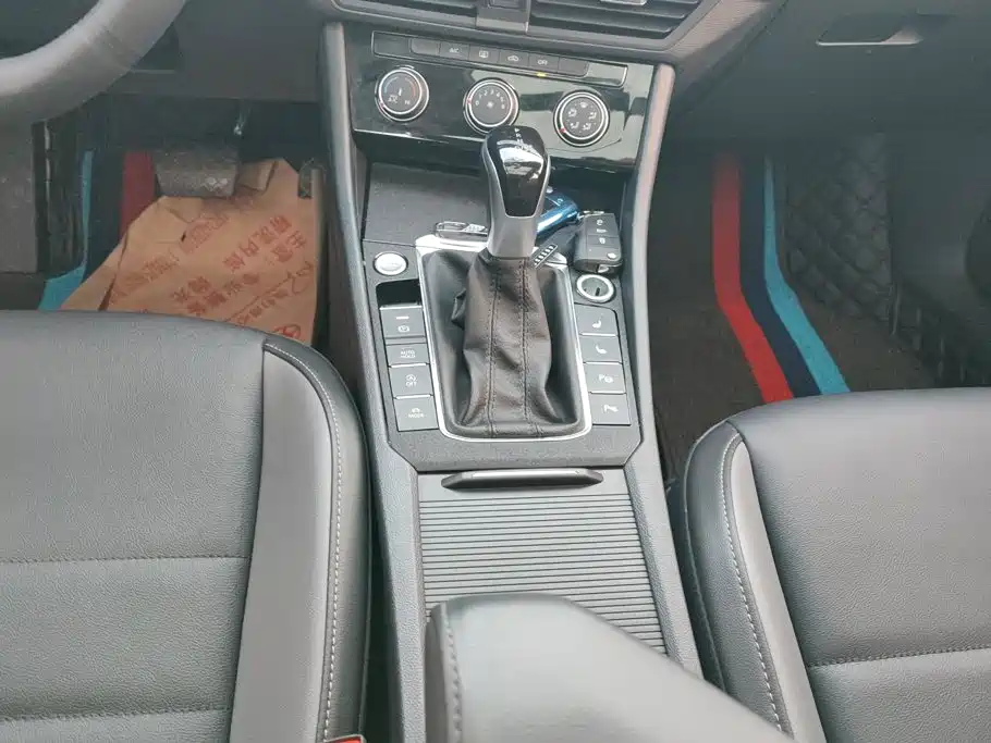 Volkswagen Sagitar — миниатюра 16