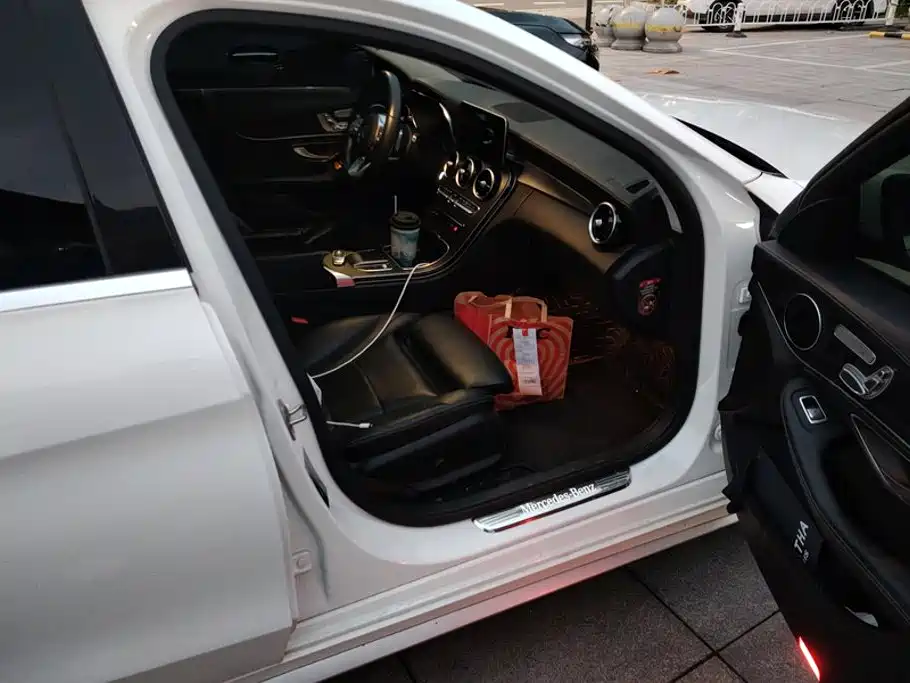 Mercedes-Benz C-Class — миниатюра 8