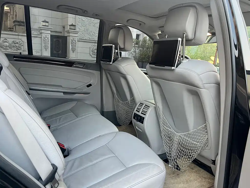 Mercedes-Benz GL-Class — миниатюра 12