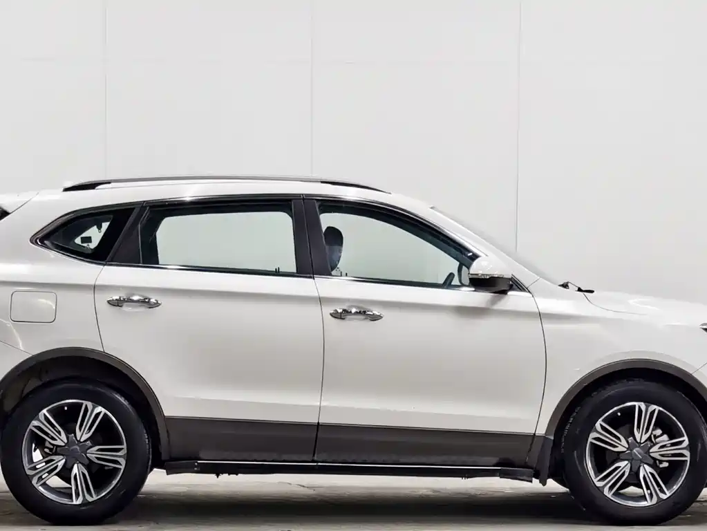 Changfeng CS10 2015 2.0T MT
