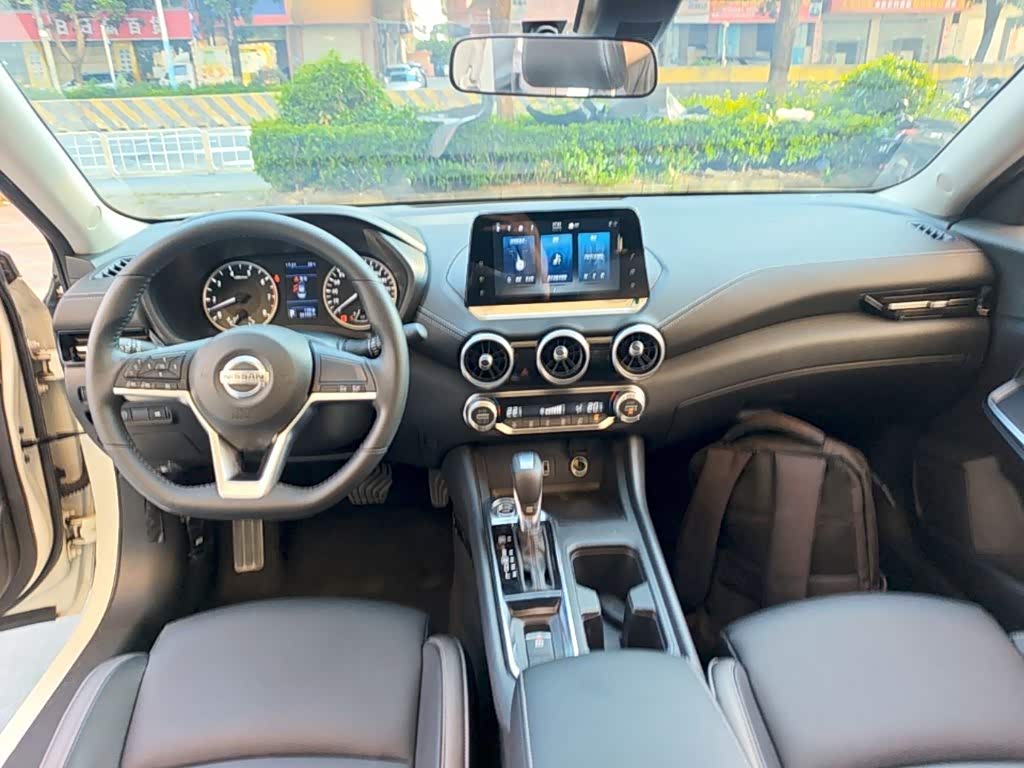 Nissan Sylphy 1.6 л 2023 г. Белый, пробег 38400 км