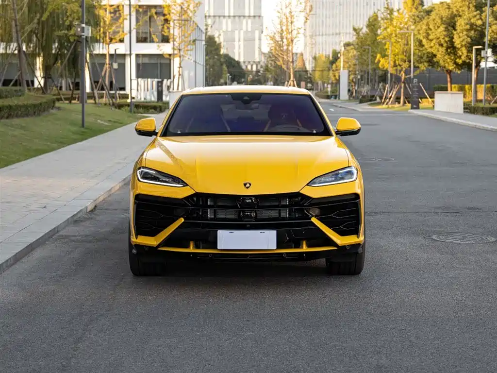 LAMBORGHINI URUS SE