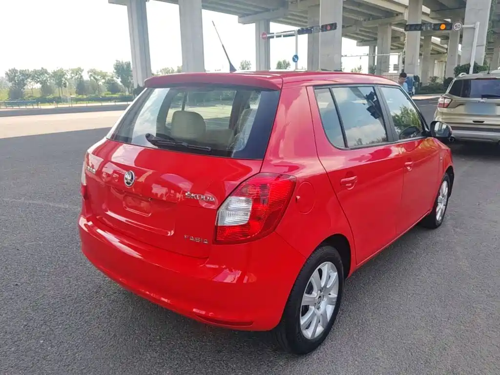 Skoda Fabia — миниатюра 7