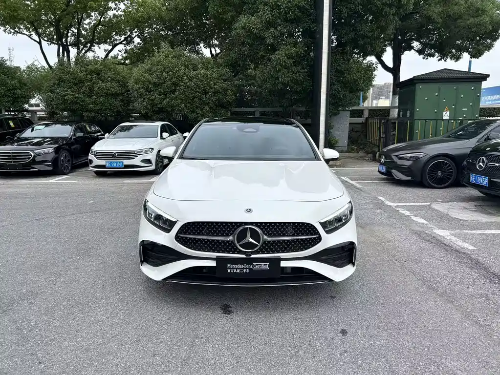 Mercedes-Benz A-Class A 2024 A 200 L Fashion