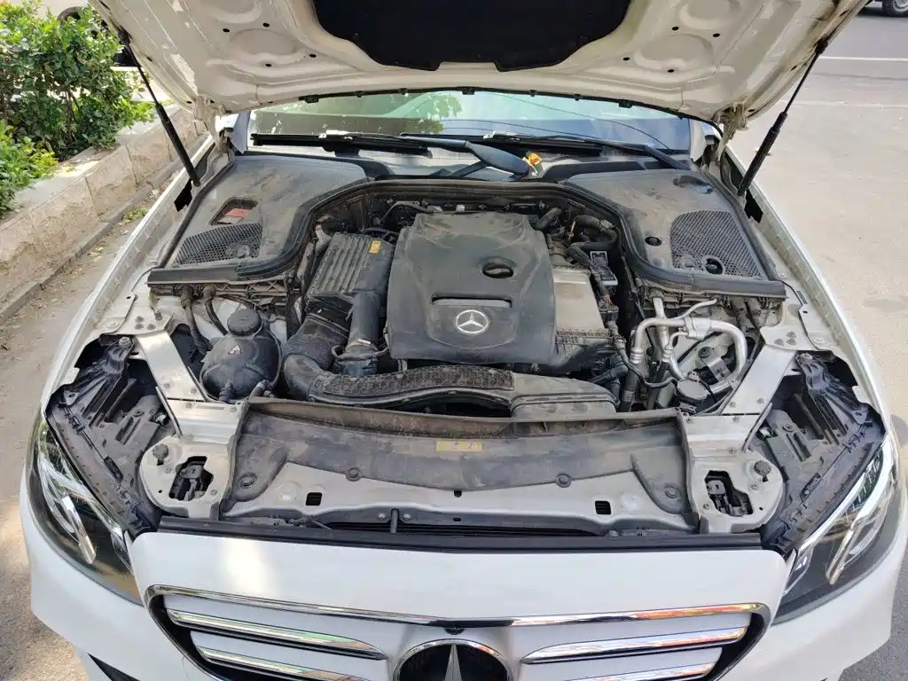 Mercedes-Benz E-Class — миниатюра 21