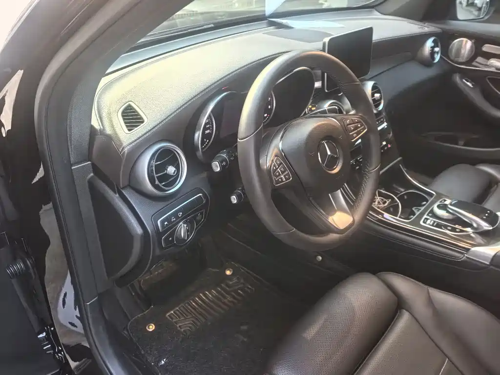 Mercedes-Benz GLC — миниатюра 12