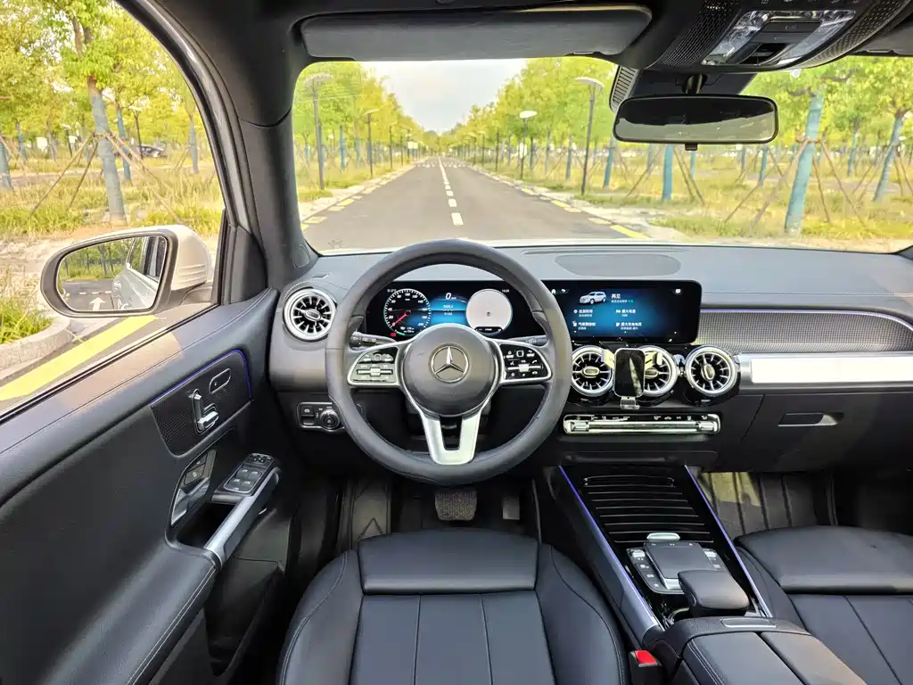 Mercedes-Benz EQB — миниатюра 14