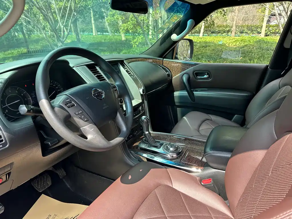 Nissan Patrol — миниатюра 4