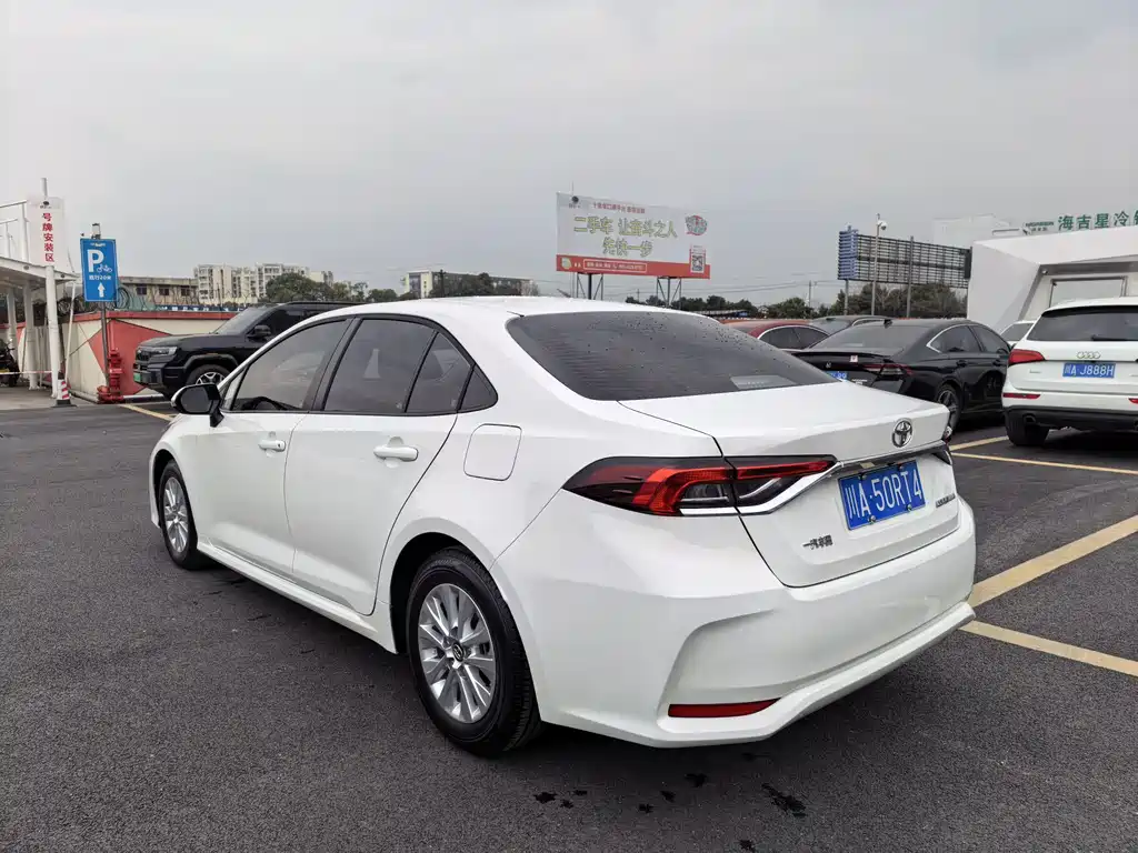 TOYOTA COROLLA