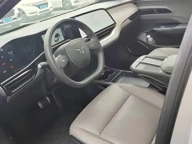 Hongqi EH7 2025 640