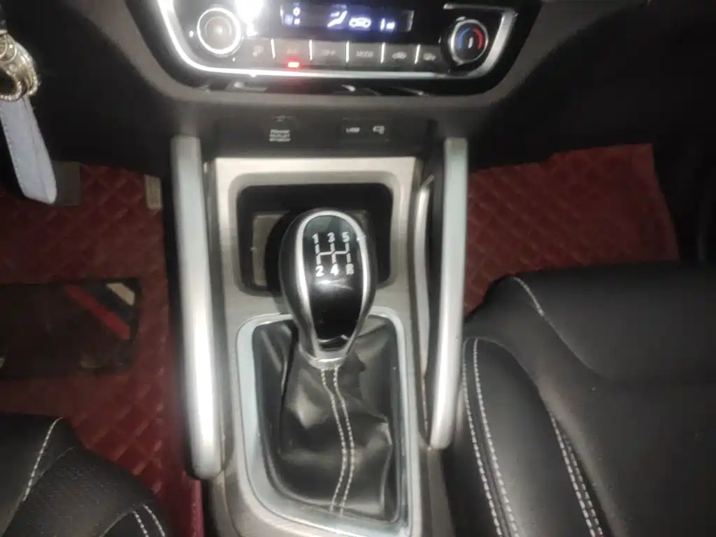 Geely Vision X3 — миниатюра 14
