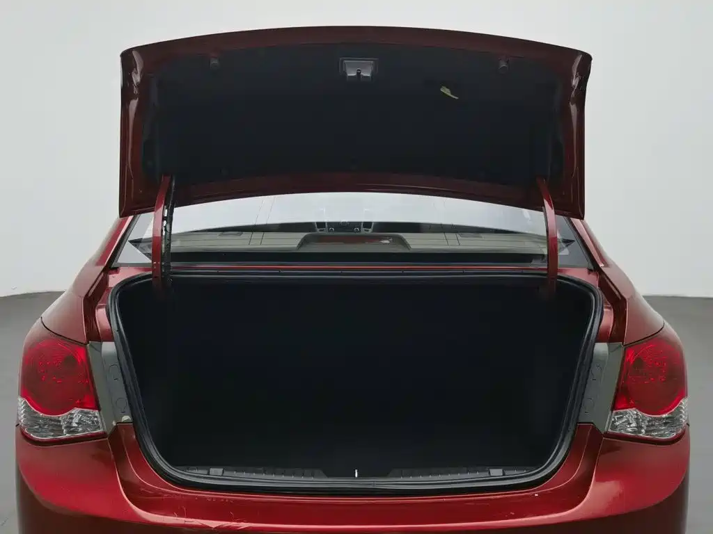 Chevrolet Cruze — миниатюра 16