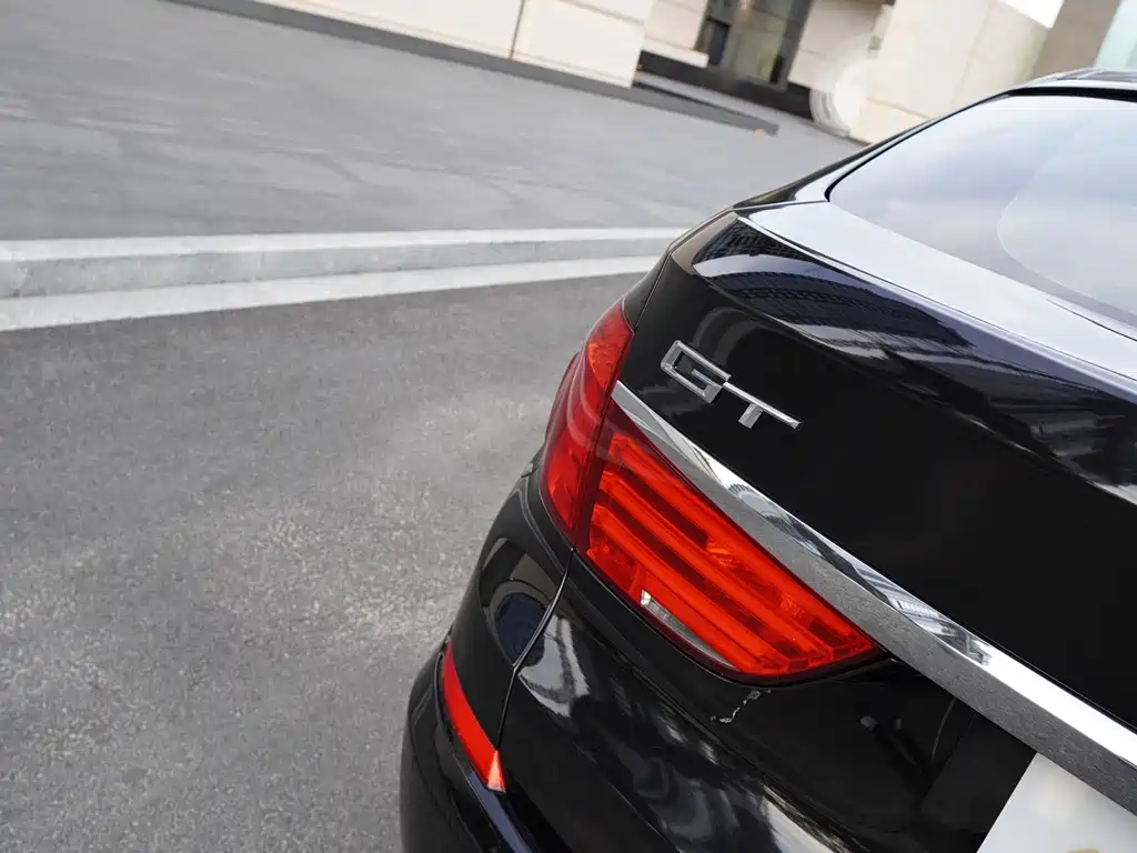 BMW 5 Series GT 535i Leading Type, фото 25