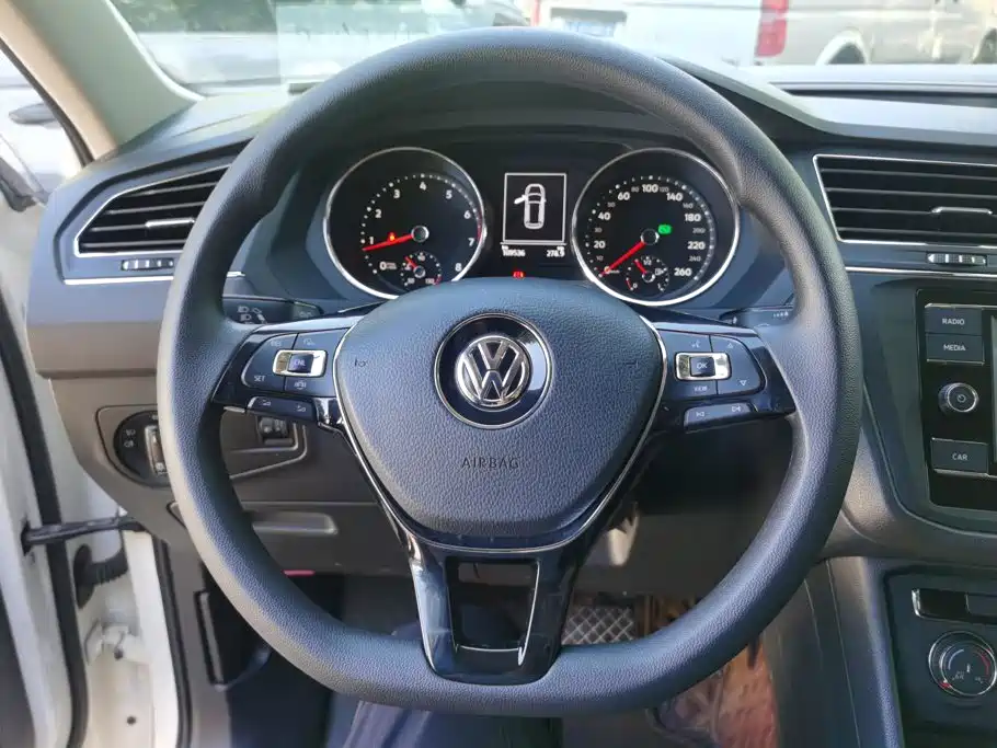 Volkswagen Tiguan L — миниатюра 15