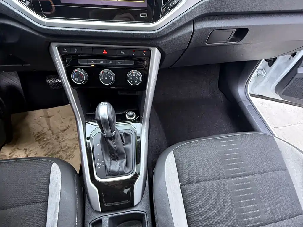 VOLKSWAGEN T ROC EXPLORING SONGS