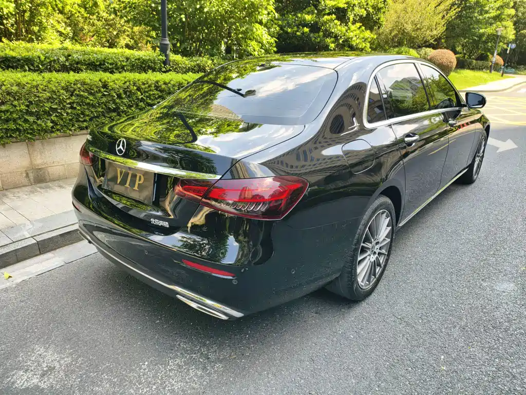 Mercedes-Benz E-Class — миниатюра 5