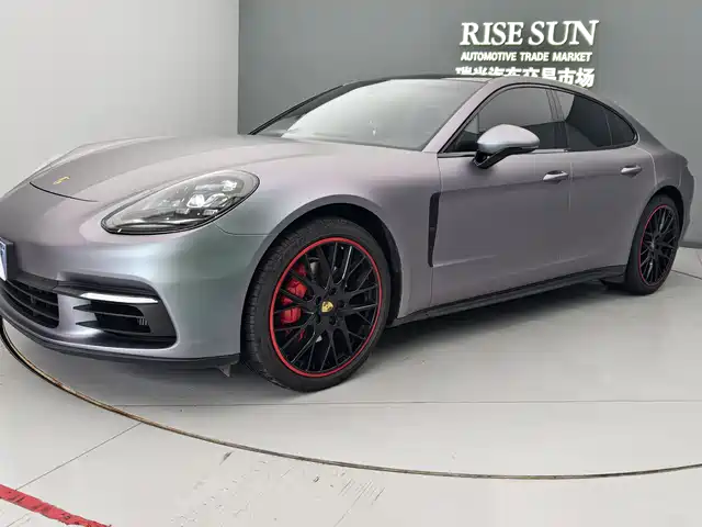 PORSCHE PANAMERA