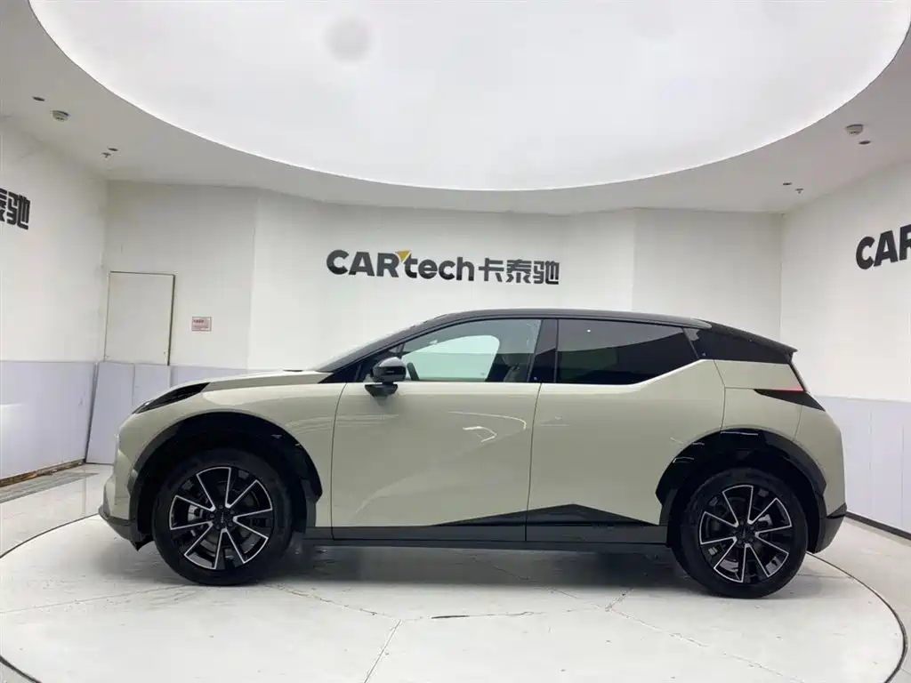 Zeekr X 2025 мест