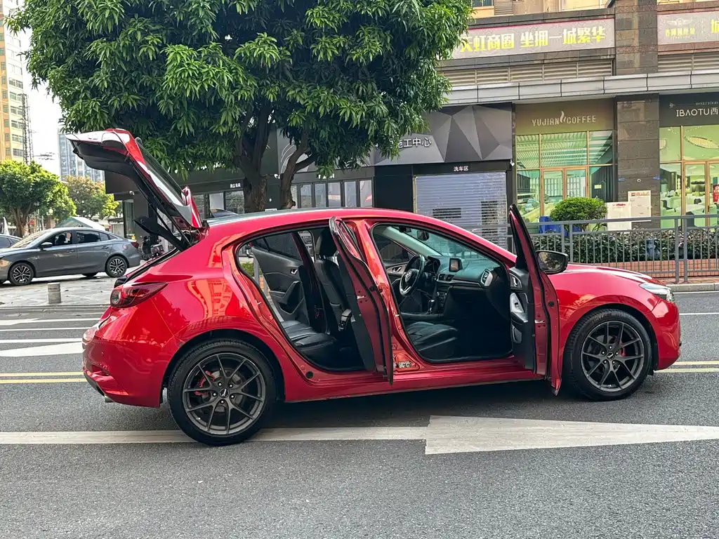 Mazda 3 Axela — миниатюра 14