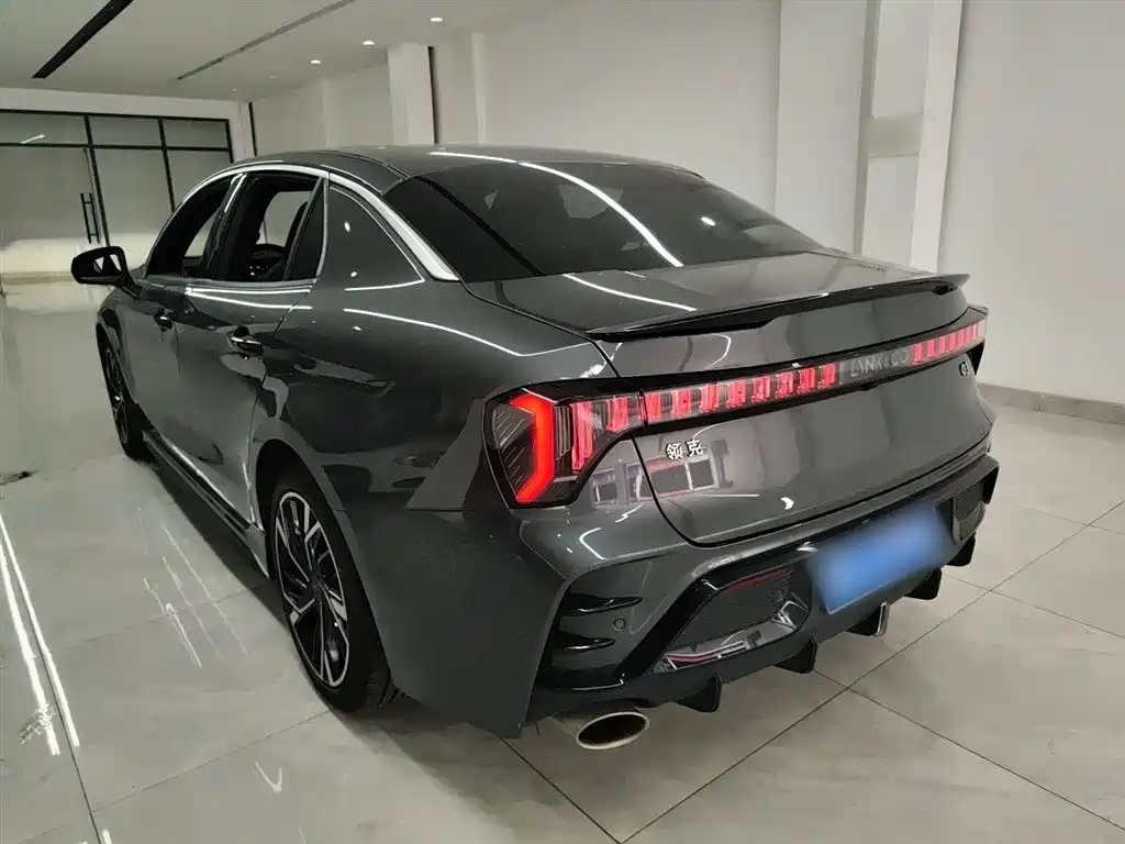 Lynk & Co 03 - фото 5