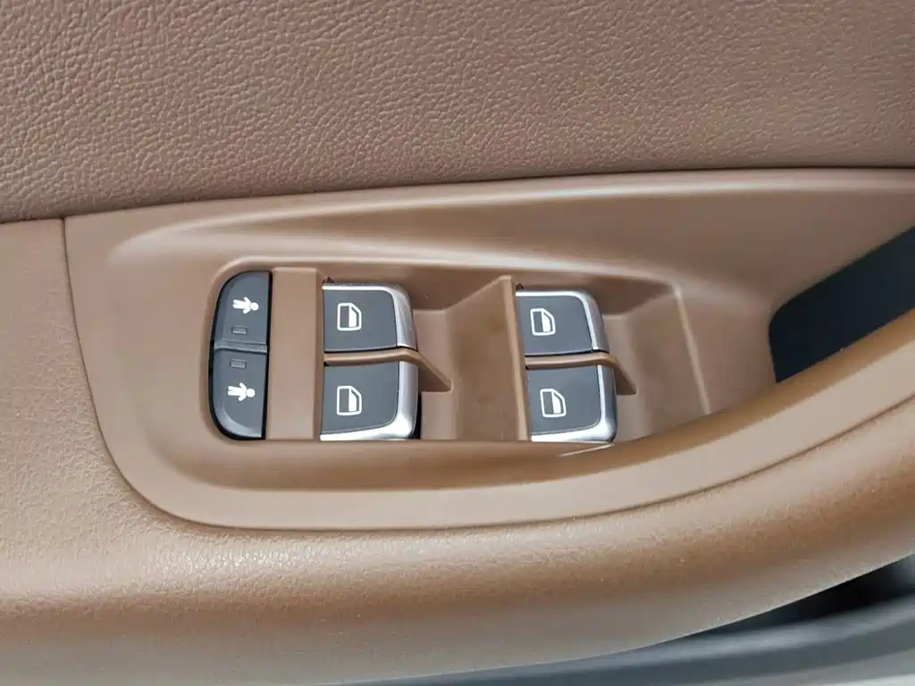 Audi A6L — миниатюра 9